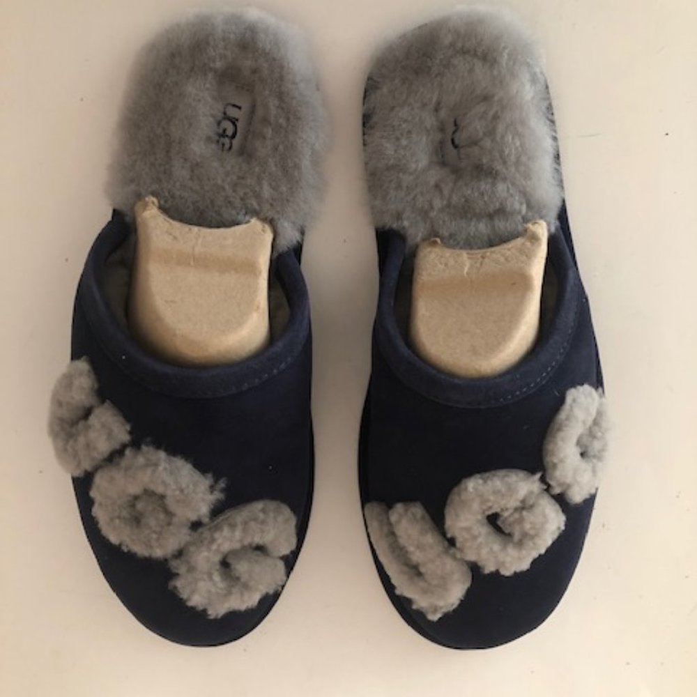 UGG Logo Scuff sheepskin slipper. 3D. Size: 11 - Picture 8 of 11